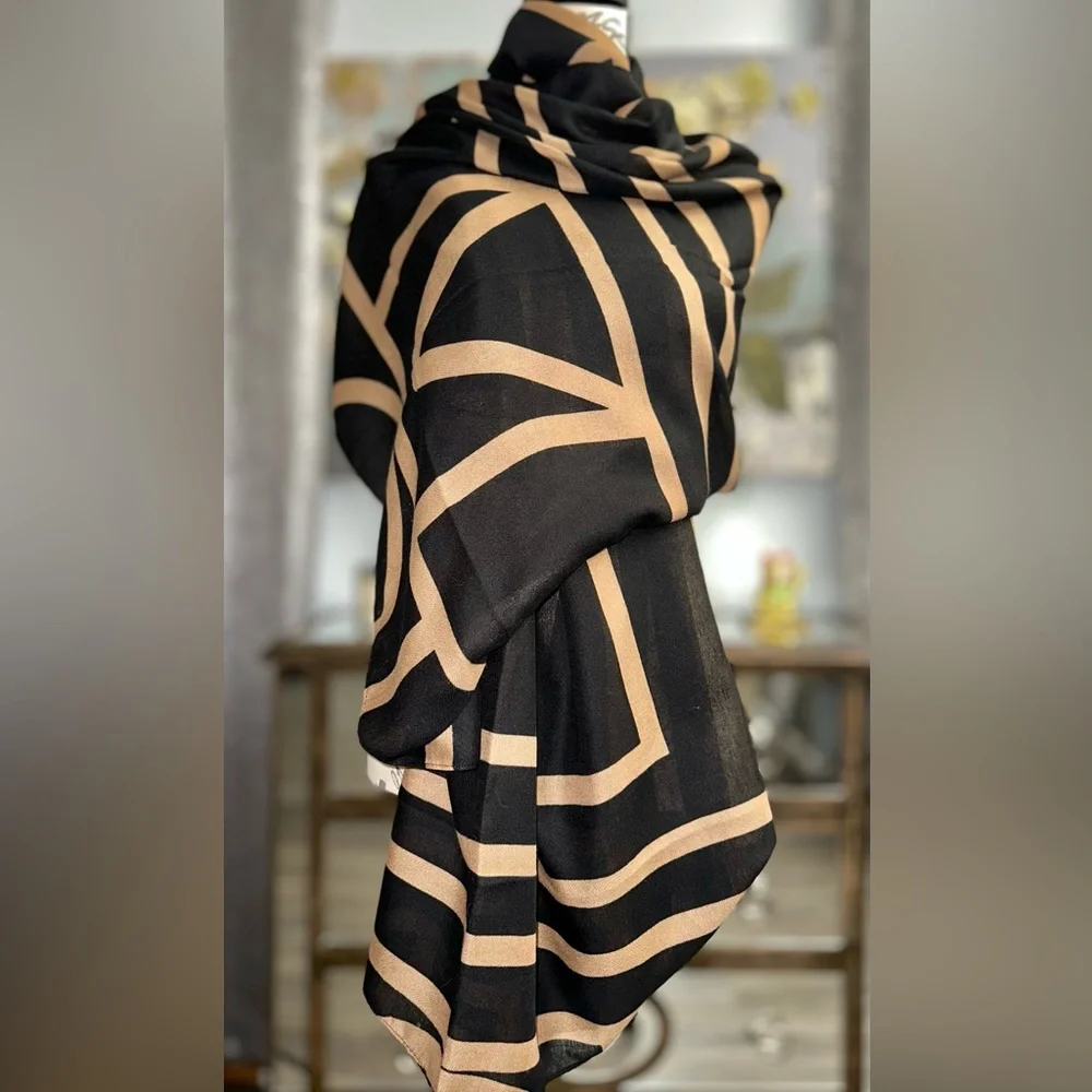 NEW large rectangular SCARF/SHAWL - Picture 2 of 7